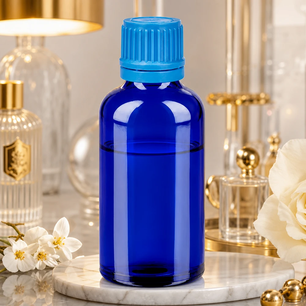 Bottiglia da 50ml 11mm SV blu OV BlueLine UT18/50 Pratico flacone in vetro da 50 ml in blu cobalto, dal design ergonomico per una facile manipolazione.