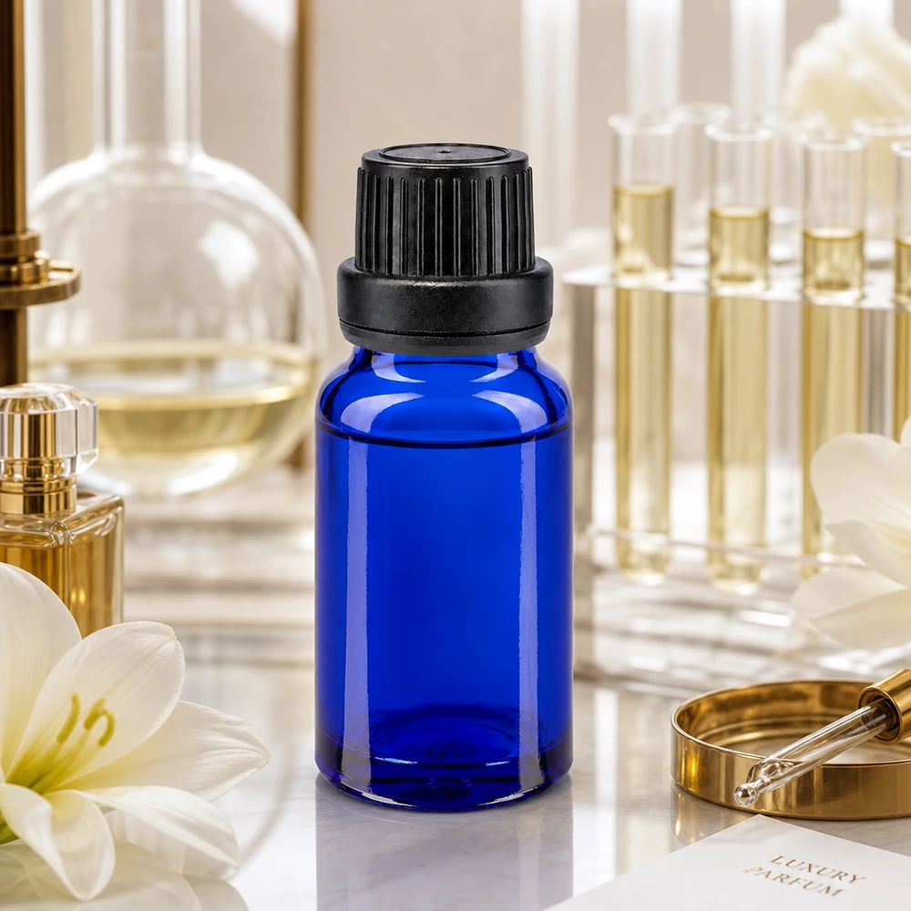 Flacone contagocce blu da 10ml OV nero/2mm ApoGlas Vialla da farmacia da 10 ml di colore blu con tappo di sicurezza nero e un sottile beccuccio da 2 mm per oli