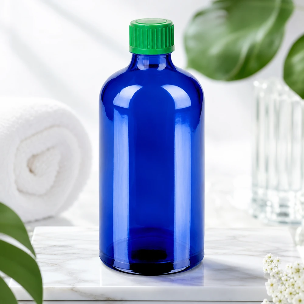 Flacone contagocce da 100 ml 0,8 mm verde STD BlueLine UT18/100 Flacone contagocce BlueLine di alta qualità da 100 ml, in vetro blu scuro con tappo a vite verde per la protezione dai raggi UV.