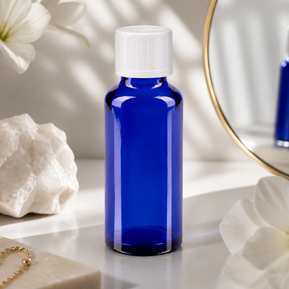 Bottiglia da farmacia blu da 30 ml. SV STD KiSi bianco/11mm ApoGlas Flacone da farmacia sottile da 30 ml in vetro blu cobalto con tappo di sicurezza per bambini bianco
