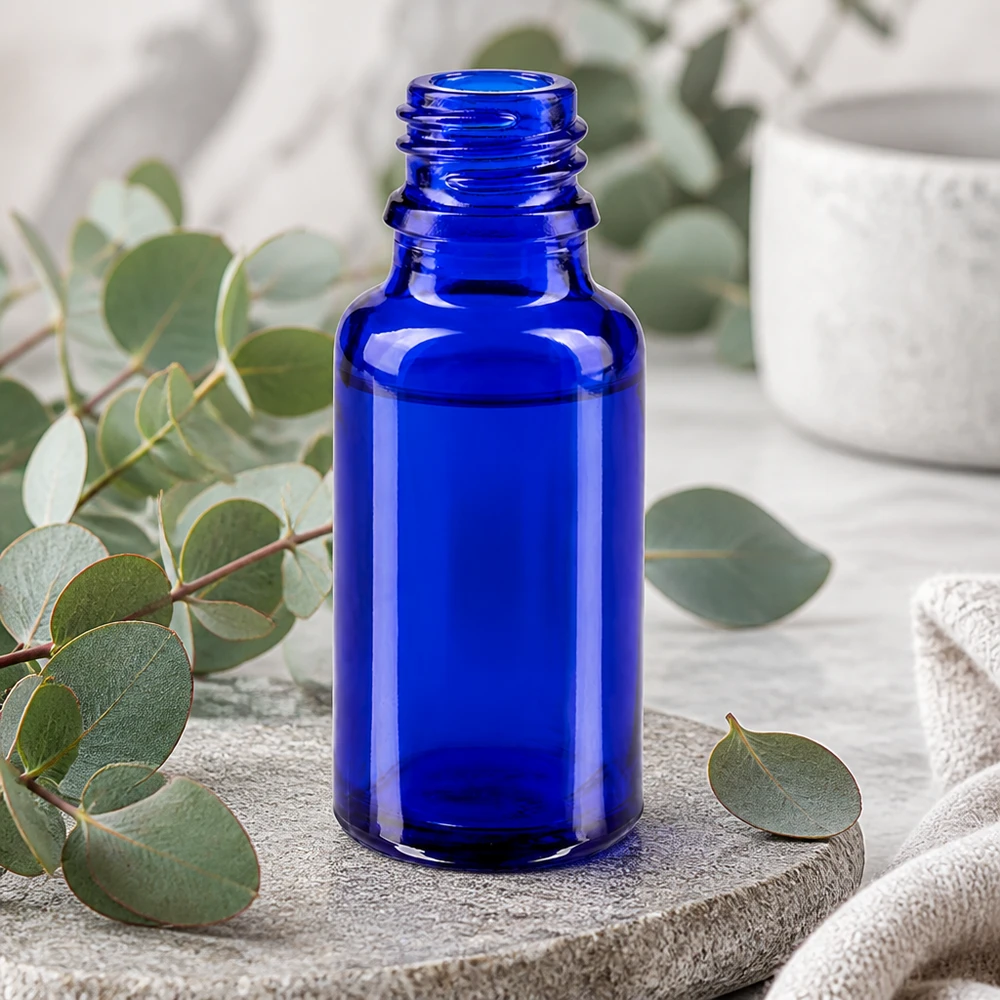 Flacone farmaceutico blu da 20ml ApoGlas Flacone ApoGlas da 20 ml nel classico blu speziale, perfetto per la cosmesi naturale e il benessere.