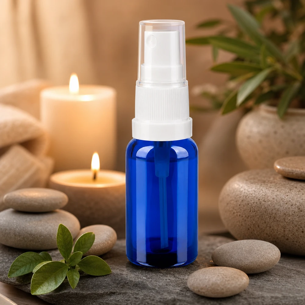 Flacone spray da 20 ml bianco/trasparente STD BlueLine UT18/20 Flacone spray in vetro da 20 ml di colore blu intenso con testina ergonomica bianca per una facile applicazione.