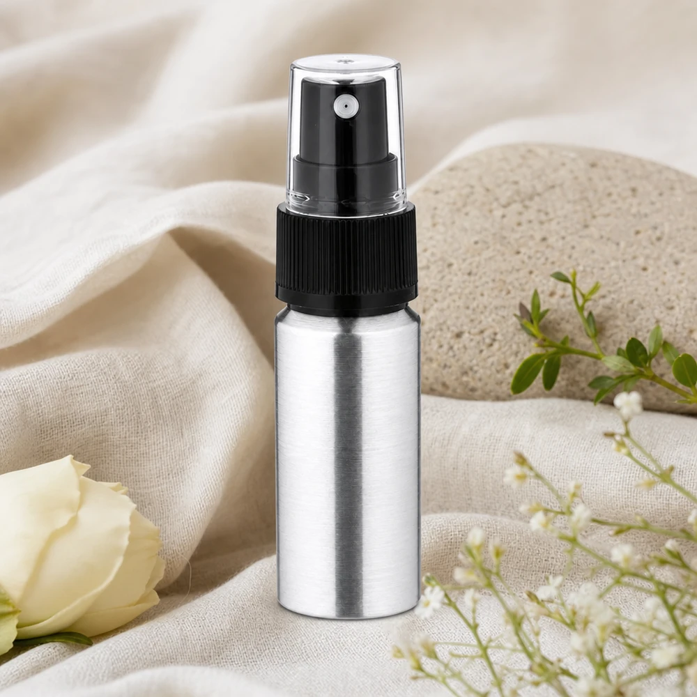 Pratico flacone in alluminio da 20 ml con nebulizzazione fine per un dosaggio preciso