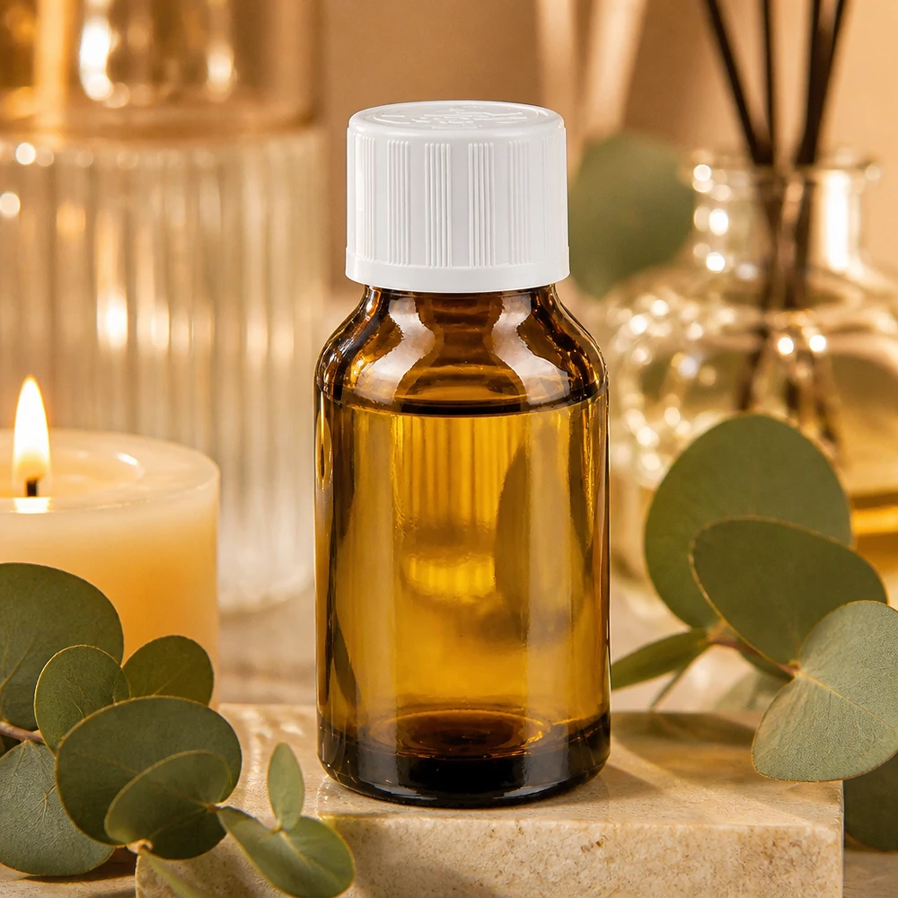 Flacone da farmacia da 30 ml color ambra con tappo KiSi bianco e olio essenziale su pietra naturale