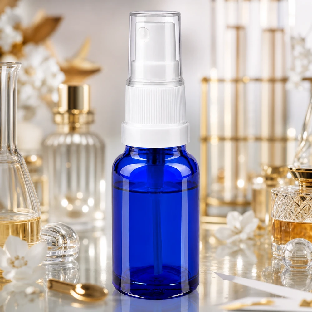 Flacone spray da 10 ml bianco/tr. STD BlueLine UT18/10 Flacone spray da 10 ml con vetro robusto e design ergonomico per l'uso quotidiano