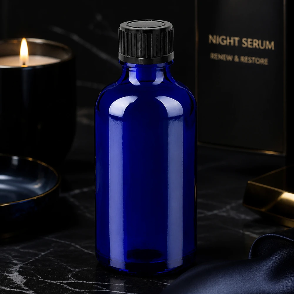 Bottiglia da 50ml 11mm SV nero STD BlueLine UT18/50 Flacone in vetro da 50 ml di colore blu intenso con coperchio nero per proteggere gli ingredienti dai raggi UV.