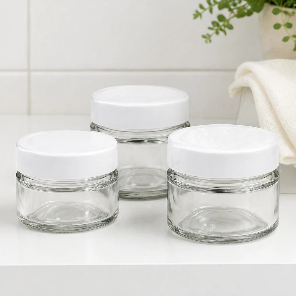 Barattolo rotondo da 80 ml con coperchio BasicSeal bianco profondo UNi... Set di barattoli rotondi da 80 ml con coperchio BasicSeal per il bagno - eleganti barattoli in vetro per cosmetici e utensili da bagno