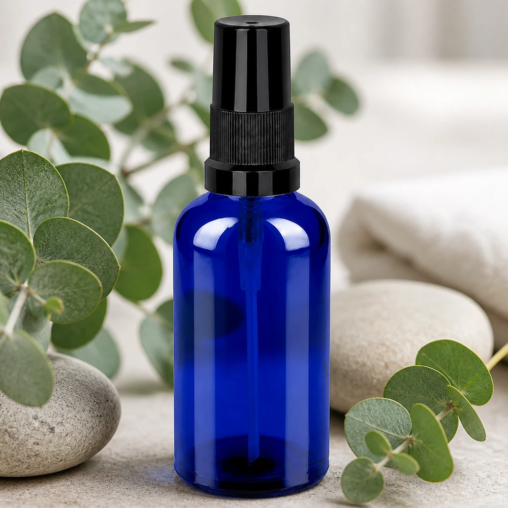 Flacone spray da 50 ml nero STD BlueLine UT18/50 Pratico flacone spray in vetro da 50 ml, dal design elegante, perfetto per i viaggi e gli spostamenti.