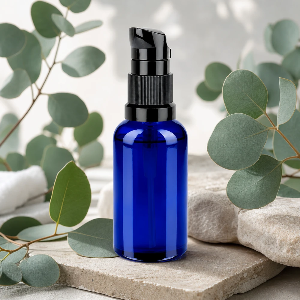 Flacone a pompa da 50 ml nero STD BlueLine UT18/50 Pratico flacone a pompa da 50 ml STD BlueLine UT18/50 perfetto per i viaggi e l'uso quotidiano