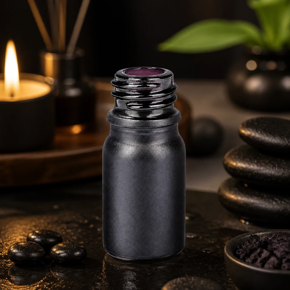 Flacone farmaceutico da 5 ml BlackLine UT18/5 UNiTWIST Elegante flacone per farmacia da 5 ml BlackLine UT18/5 UNiTWIST presentato in un elegante ambiente spa