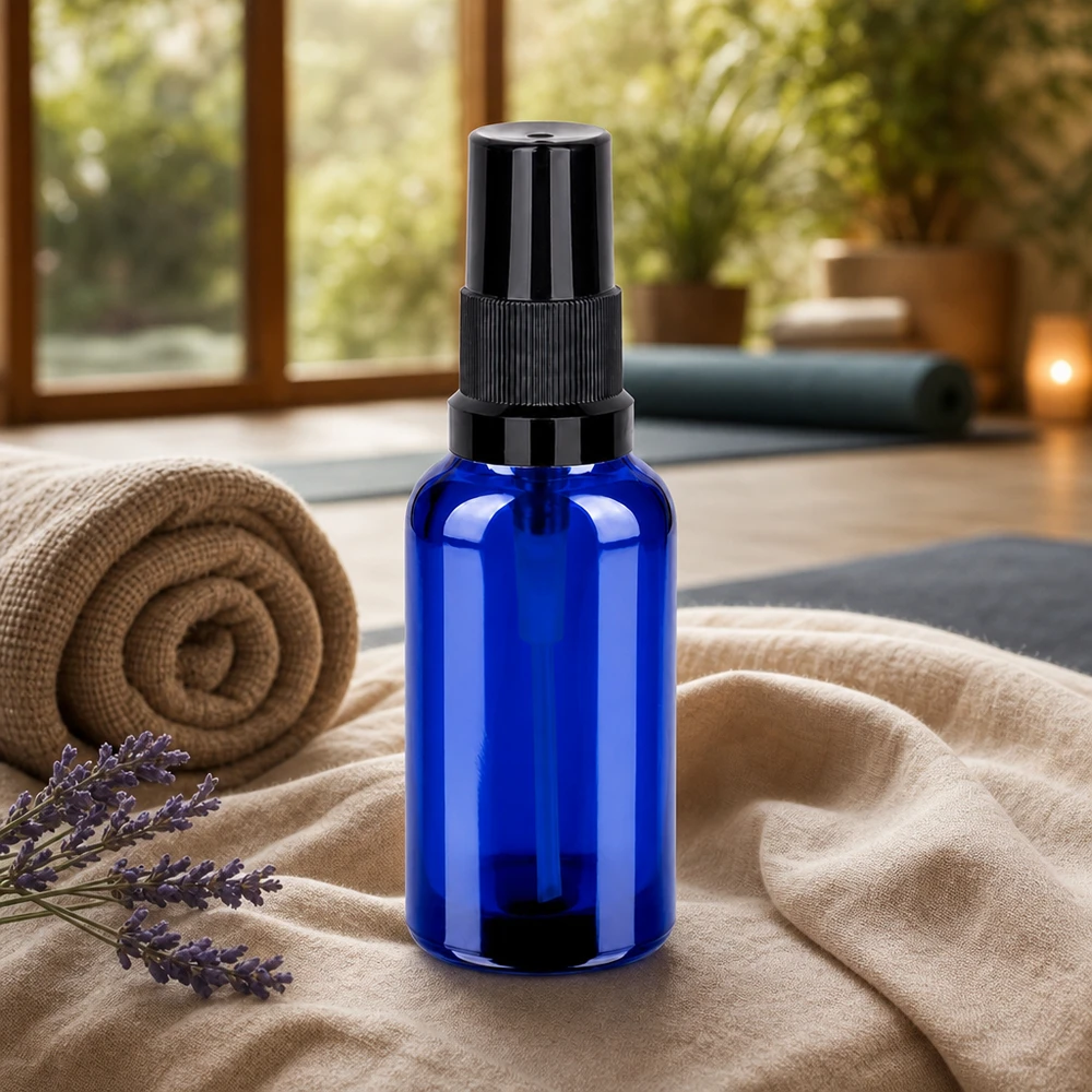 Flacone spray 30ml nero STD BlueLine UT18/30 Pratico flacone spray da 30 ml in blu cobalto con sistema di spruzzatura nero per applicazioni mobili