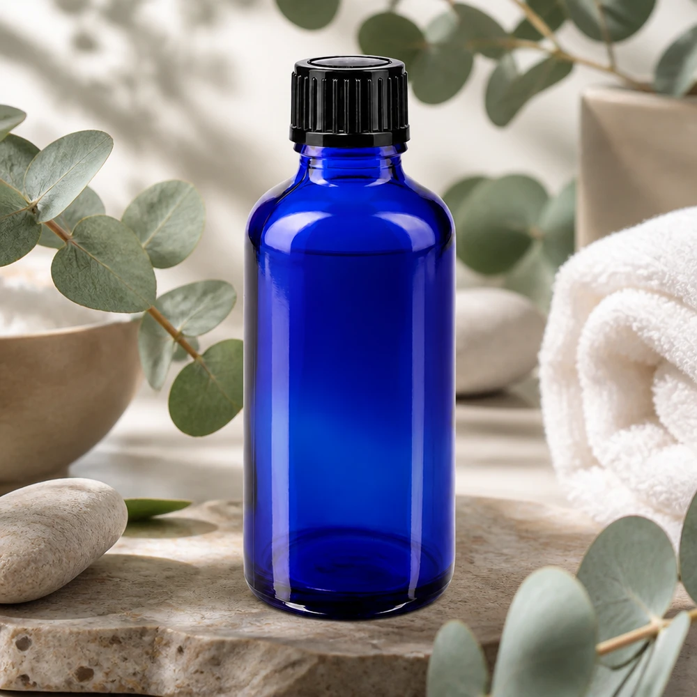 Bottiglia da farmacia blu da 50ml. SV STD nero/11mm ApoGlas Flacone da farmacia in vetro blu da 50 ml con tappo a vite nero, su base in pietra naturale con eucalipto