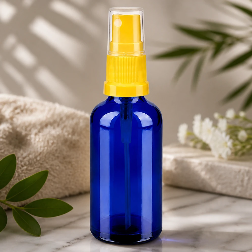 Flacone spray da 50 ml giallo/trasparente STD BlueLine UT18/50 Flacone in vetro da 50 ml, dosabile con precisione, con spruzzatore a pompa per tonico viso e prodotti di bellezza