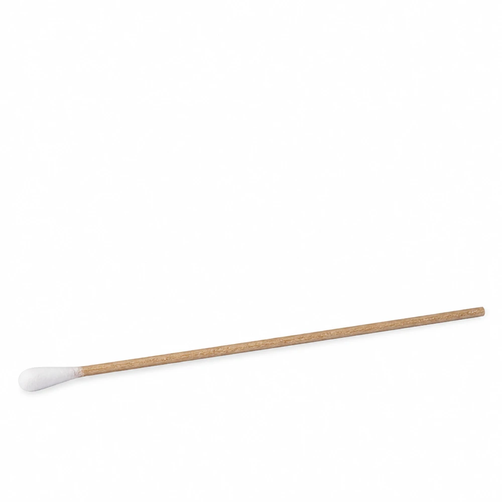 Boccioli di cotone UNSTERIL Bastoncini di cotone non sterili con manico di legno e punta di cotone bianca su sfondo bianco